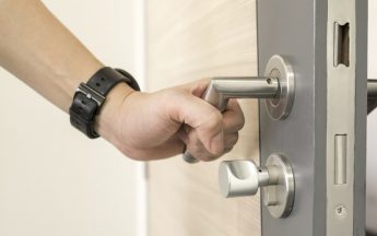 Кого выбрать для охраны квартиры: ЧОП или вневедомственную охрану